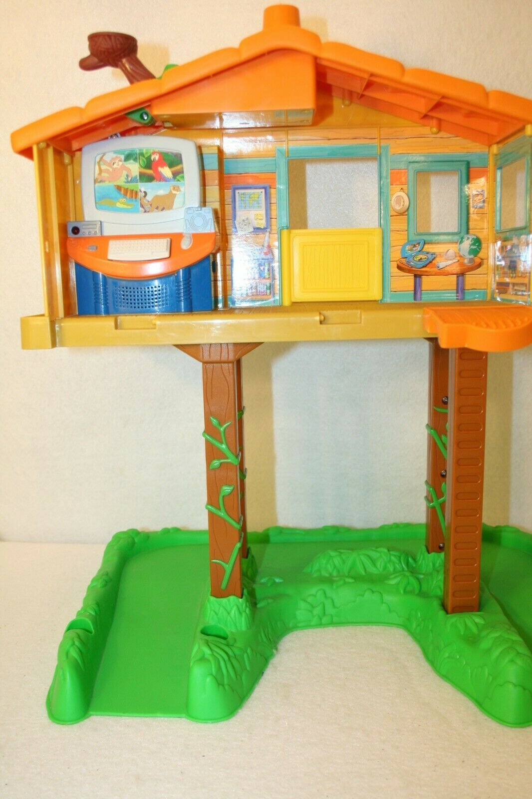 Nick Jr Go Go Diego Talking Animal Rescue Center Treehouse Playset Safari - $49.95