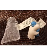Retro Hugger Hawaiian Menehunes Salt &amp; Pepper Souvenir Ceramic Blue Whit... - $279.69 MXN