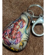 &quot;Comfortable Cave Camping&quot; Scorpion stone keyfob/chain.C.2024 - $378.57 MXN