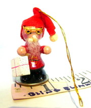 Christmas Santa Elf 1 3/4&quot;  vintage 1984 wooden hanging ornament - £11.63 GBP