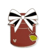 Chip and Dale Disney Pin: Chip Present Gift Box - $238.49 MXN