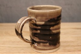 Studio Art Pottery Signed Wheel Thrown Black &amp; Tan Coffee Tea Mug 4&quot; Tall - £11.28 GBP