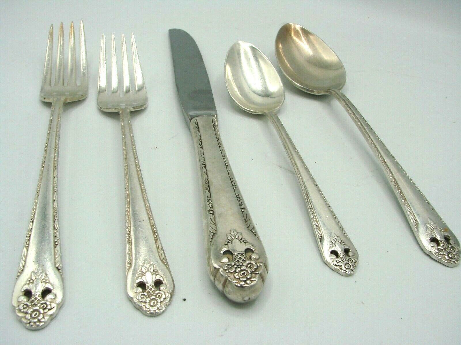 Holmes &amp; Edwards Inlaid Lovely Lady Silver Plate Flatware 5-Piece Settin... - $34.29