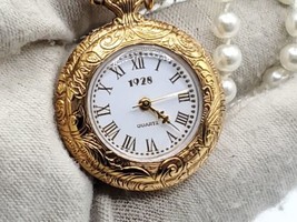 1928 Quartz Pocket Fob Watch Womens New Battery Gold Tone 27mm - £17.42 GBP