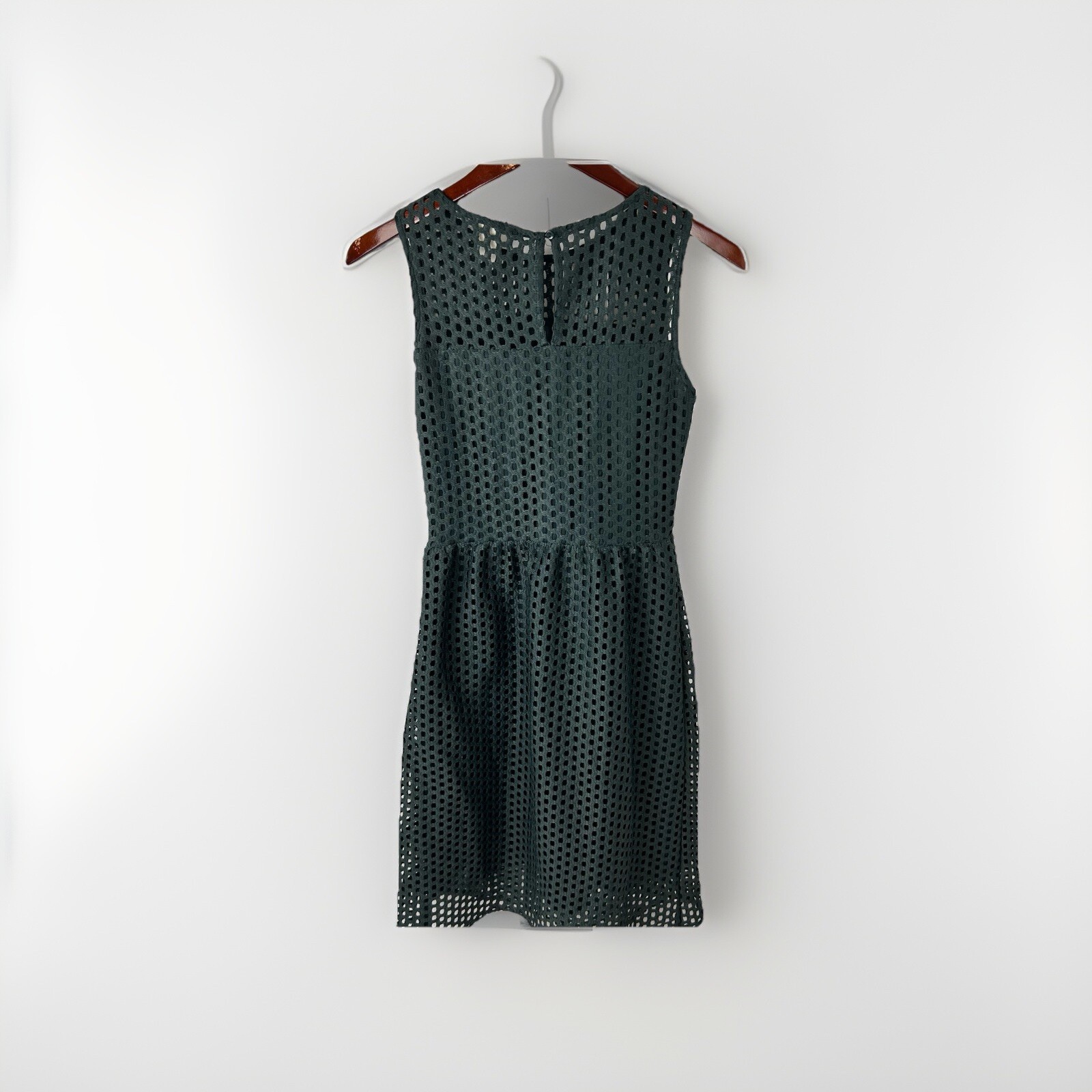 H&amp;M Black Sleeveless Mesh Overlay Dress Size US 4 EUR 34 Fit &amp; Flare Lined - $13.98