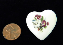 Vintage Hand Made and Hand Painted Ceramic Porcelain Brooch  - £19.67 GBP