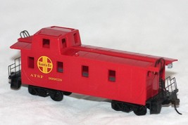 Bachmann HO Scale Santa Fe/A.T.S.F caboose. #999628 has Kadee/Bachmann c... - £8.40 GBP