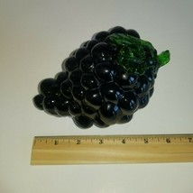 Decorative Vegetable Art Glass Purple Grapes with a Green Stem 5 1/2&quot; Long - £7.21 GBP