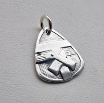 VINTGE 925 STERLING SILVER SPECIAL DEVOTION MEDAL PENDANT - $685.83 MXN