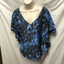 Express Womens Sz m Tunic Shirt Blue Black Print VNeck Angel Sleeve  - £10.15 GBP