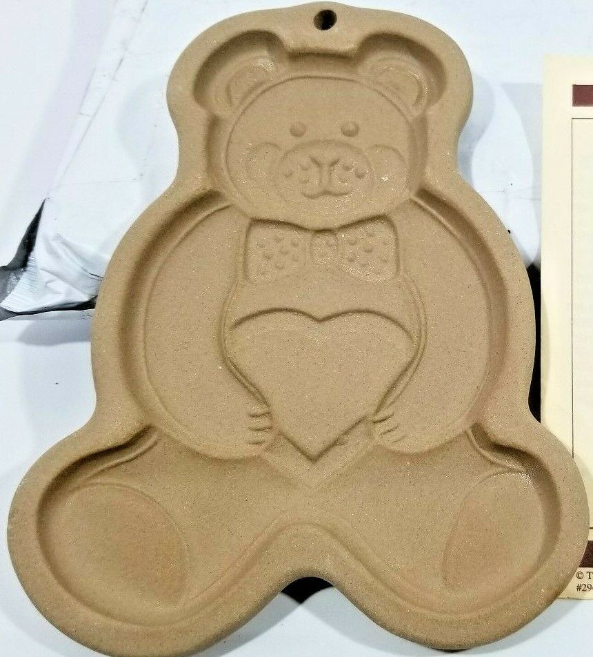 1991 THE PAMPERED CHEF Teddy Bear With Heart Stoneware Cookie Mold