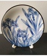 Japan Blue Flower 5&quot; Decorator Plate With Stand - $8.42
