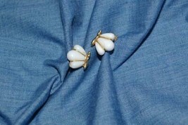 Avon Clip on Earrings Gatsby Collection Gold-tone White Butterfly Vintage - £7.92 GBP