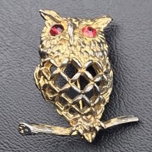 Owl Pin Vintage Brooch Red Jewel Eyes Gold Tone - £10.35 GBP