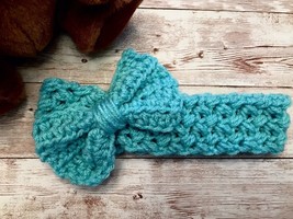 HANDMADE BABY’S LARGE BLUE BOW HEADBAND 6 TO 12 MONTHS OLD - £8.54 GBP