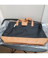 New Elizabeth Arden Exclusive Vegan Ostrich Overnight Travel Bag - $772.18 MXN