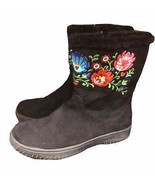 Roebuck and Co embroidered cozy boots faux suede women’s Size 9 - $51.21 CAD