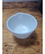Vintage White Pyrex Glass Mixing Bowl #4 Pour Spout Hamilton Beach 6.25&quot;... - $275.19 MXN