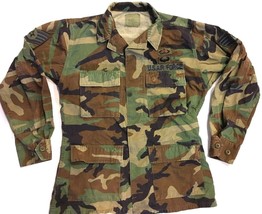 US Air Force Woodland Camouflage Jacket Mens Small Military Patches Camo Shirt - £18.10 GBP