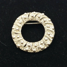 Silver Tone Circle Wreath Brooch Pin Vintage - £10.17 GBP