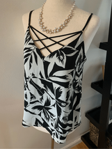 Express casual skirt back and white - $15.05