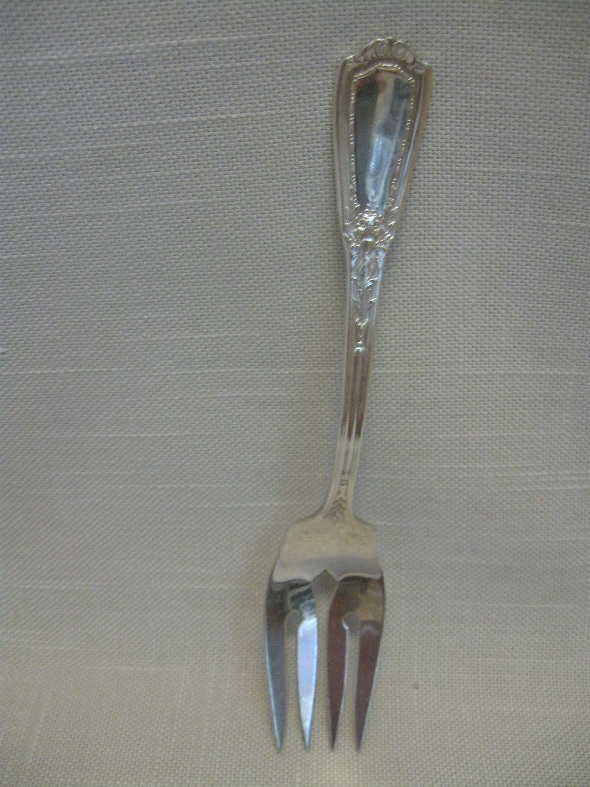 Primary image for Reed & Barton Louis XIV Silver Plate Salad Fork 6" Flat Ware 1926