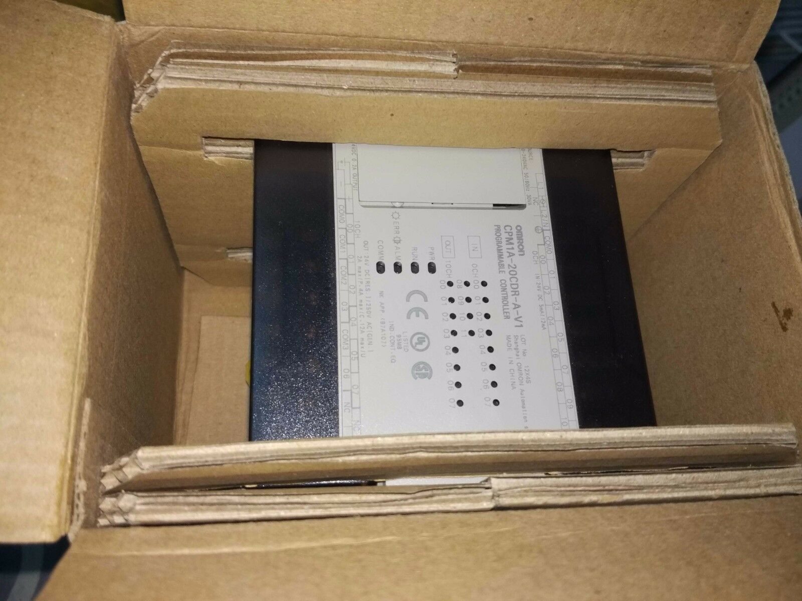 NEW ORIGINAL OMRON PROGRAMABLE CONTROLLER CPM1A-20CDR-A-V1 CPM1A20CDRAV1 - $99.00