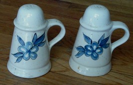 Nice Vintage Ceramic Salt and Pepper Set, Great Blue Floral Pattern, GOOD COND - £11.93 GBP