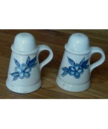 Nice Vintage Ceramic Salt and Pepper Set, Great Blue Floral Pattern, GOO... - $20.36 CAD
