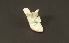 Just The Right Shoe Venus in Pearls Miniature 1999 Style 25099 Raine Wil... - $6.99