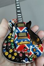 ZAKK WYLDE - Beer Cap 1:4 Replica Guitar ~New - €26,37 EUR