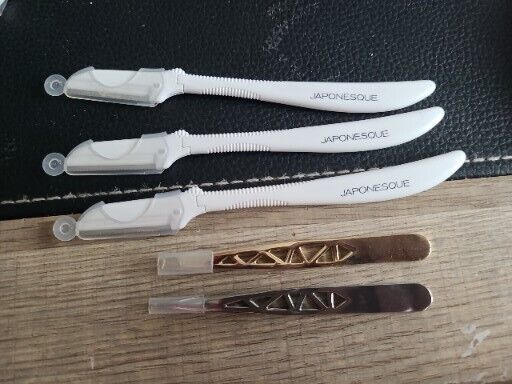 JAPONESQUE Brow Touch Up Razors, ultra sharp precision, 3 PK &amp; 2 Tweezers - $11.95