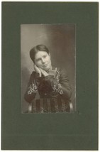 Circa 1880&#39;S Cabinet Card Beautiful Woman Ornate Dress Resting On Praying Hands - £10.52 GBP