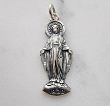 vintage 925 sterling silver our lady of Medjugorje 1830 medal - $45.54