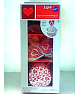 New Wilton Cupcake Decorating Kit Red &amp; White Hearts Baking Cups Picks S... - $76.02 MXN