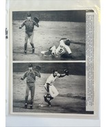 1972 Newspaper Press Photo Tiger Jim Northrup steals second in front of ... - €13,12 EUR