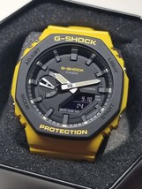 Casio G-Shock GA2110SU9AER/&quot;CASIOAK&quot;/Yellow - £130.88 GBP