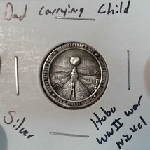 HOBO Fathers Day Dad Carrying Child Made From REAL WWII Silver War Nicke... - €12,91 EUR