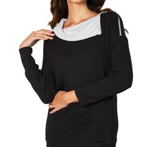 French Kyss Zip Neck Top Black/slate - $1,273.06 MXN