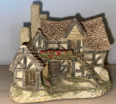 David Winter &quot;The Bothy&quot; Village Cottage Hand Painted Great Britain 1983 - $9.95