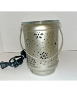SCENTSY Solitude Snowflakes Rustic Farmhouse Wax Warmer Retired Christma... - $426.59 MXN