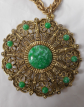 Faux Peking Green Cabochon 2 1/2&quot; Circle Medallion Necklace Gold Chain BIG Bold - £23.18 GBP