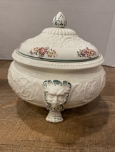 Wedgwood Etruria England “Patrician” Covered Tureen Paw Feet Stunning! - £124.74 GBP