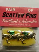 Vintage Brooches Pair of Thoroughbreds  Enamel Scatter Pins New Old Stoc... - £7.80 GBP