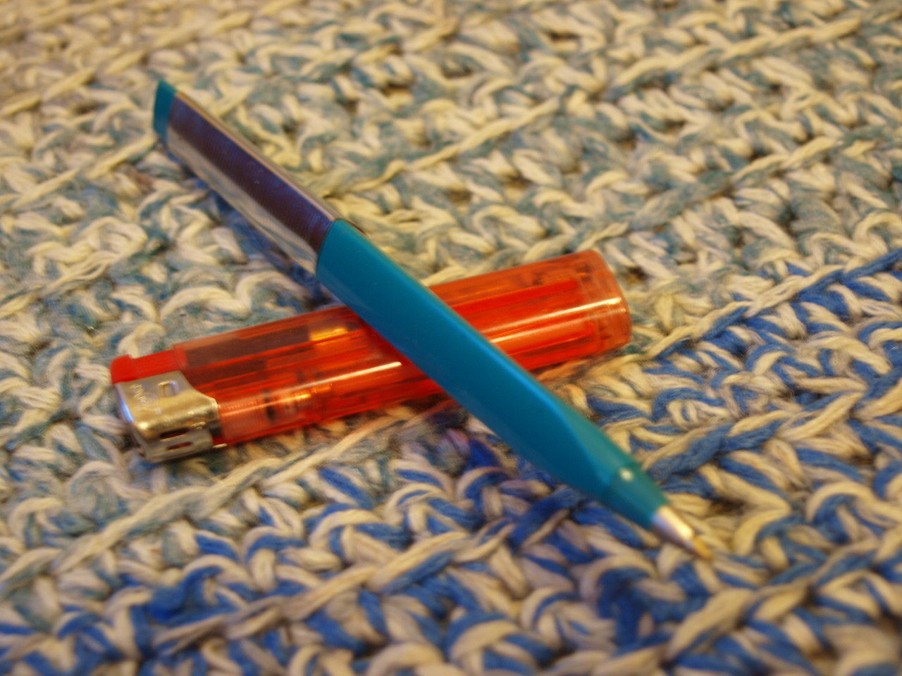 L247  SOVIET USSR RUSSIAN TRIANGLE ROLLER BALL PEN 1978 - $14.84
