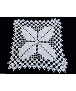 VTG Handmade Crochet White Lace Table  Doily Lace Center Mat Dresser  Decor - £19.75 GBP