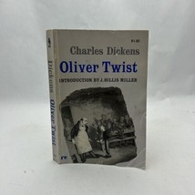 OLIVER TWIST By Charles Dickens - $40.48