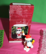 Hallmark Keepsake Snoopy Joe Cool 1998 Holiday Christmas Ornament QX6453 Peanuts - £19.46 GBP