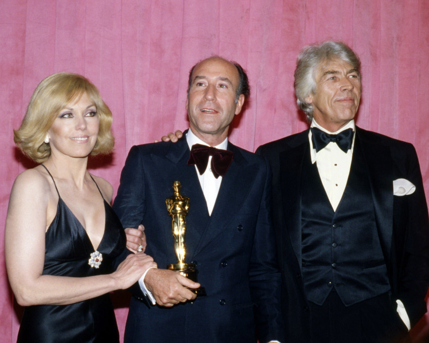 Kim Novak Henry Mancini James Coburn With Academy Award Oscar Statue 16x20Canvas - £55.94 GBP