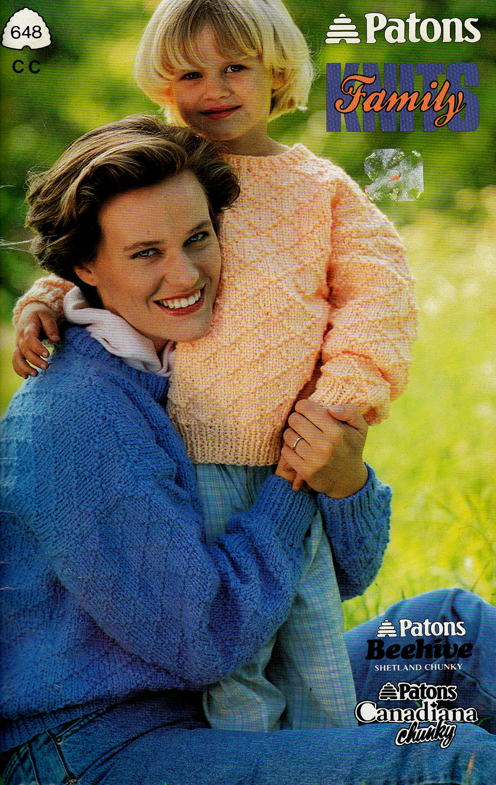 AFAMILY KNITS MOM DAD KIDS SWEATERS CARDIGANS PATONS #648 BEEHIVE CHUNKY NORSPUN - $4.98